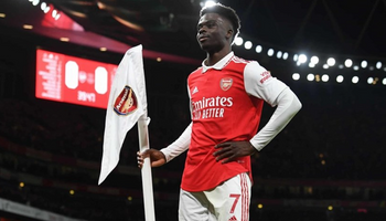 Arteta lý giải quyết định kéo Saka vào trung tâm trong trận thắng Wigan